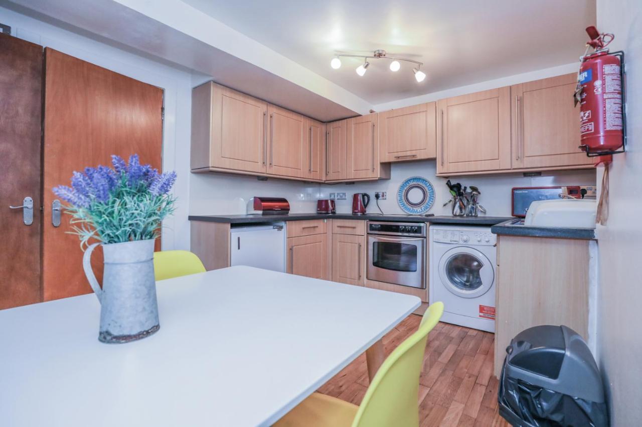 Beautiful 1-Bed Apartment Near Castle Edimburgo Exterior foto